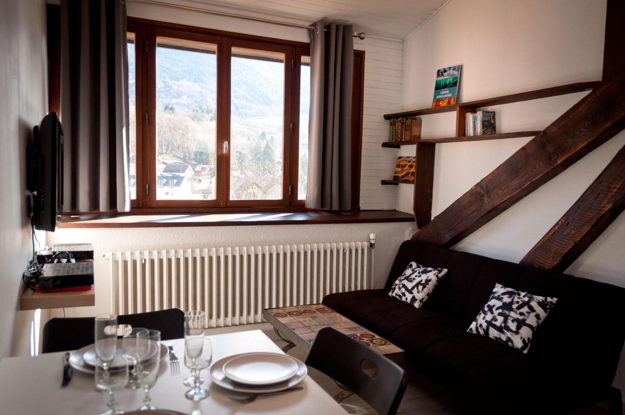 Le T2 Douillet D'Uriage - Residence Le Louvre - Cure Thermale Uriage- Proche Chamrousse - Jusqu'A 3 Personnes - Region Agreable En Toute Saison Vaulnaveys-le-Haut Exterior photo